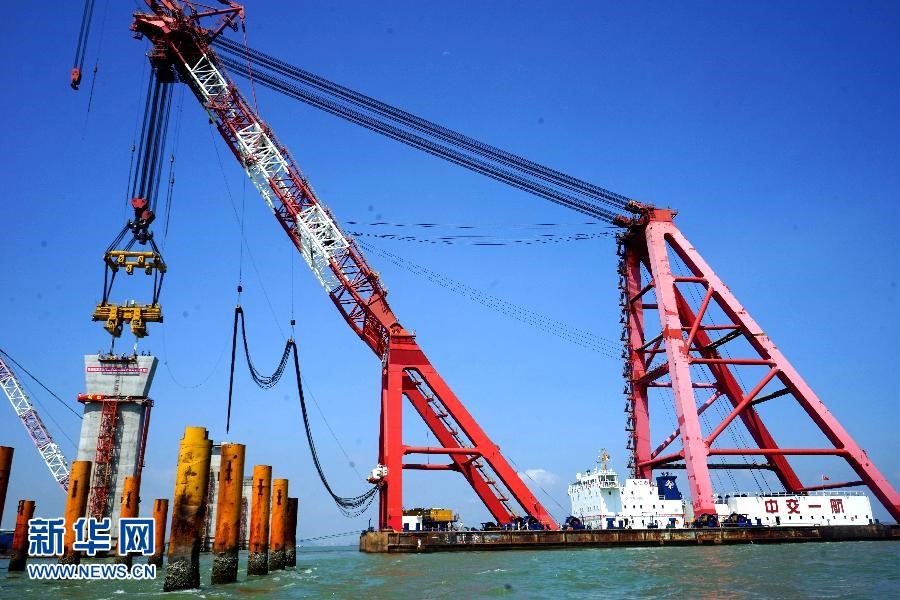 La construction du pont Hong Kong-Zhuhai-Macao entre dans sa phase finale