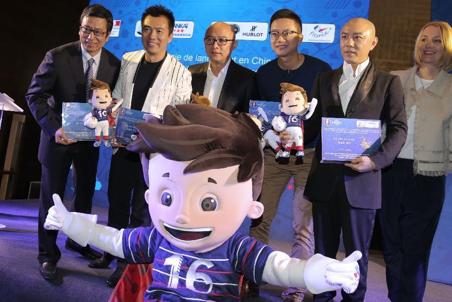 Alain Perrin fait la promo de l'Euro 2016 en Chine