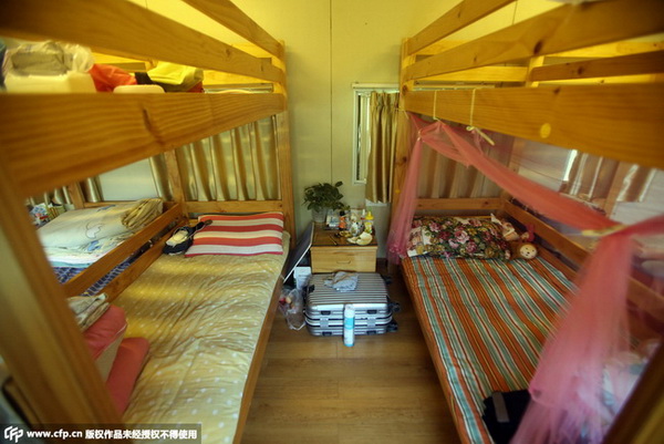 Zhengzhou : un train vert transformé en dortoir