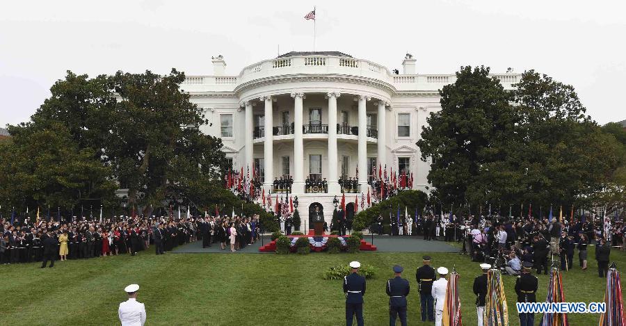 Début des entretiens entre MM. Xi et Obama à la Maison Blanche