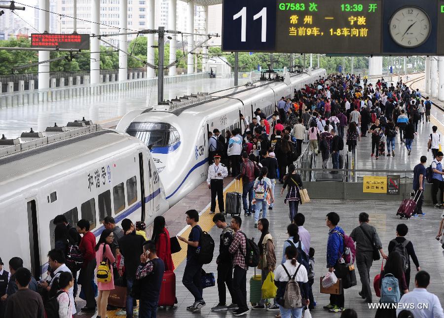 Période de pic des voyages à la fin de la semaine de vacances de la Fête nationale