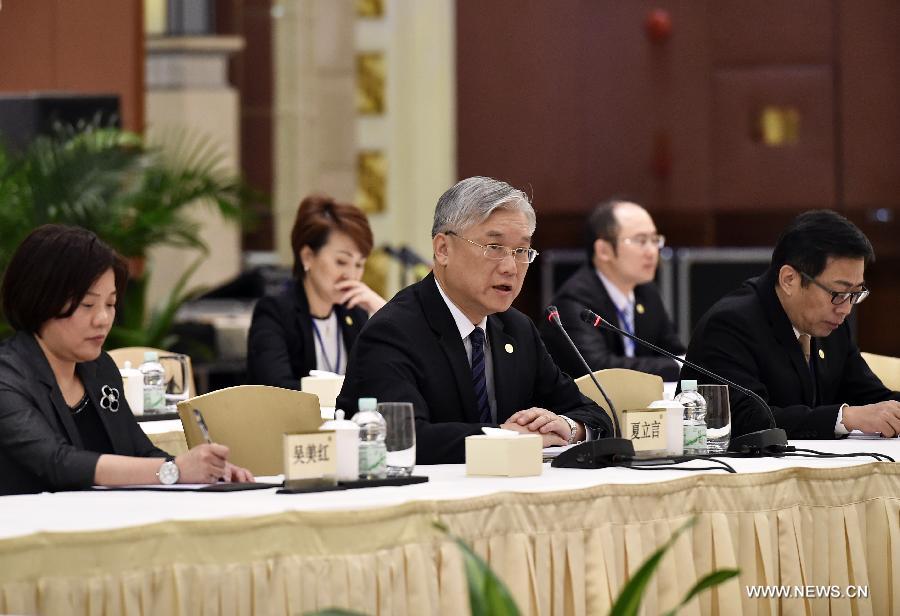 Chine : rencontre à Guangzhou des responsables des affaires trans-détroit, entre la partie continentale et l'?le de Taiwan