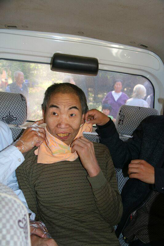 Un malade mental qui avait tué son père est resté enfermé 24 ans dans une cage