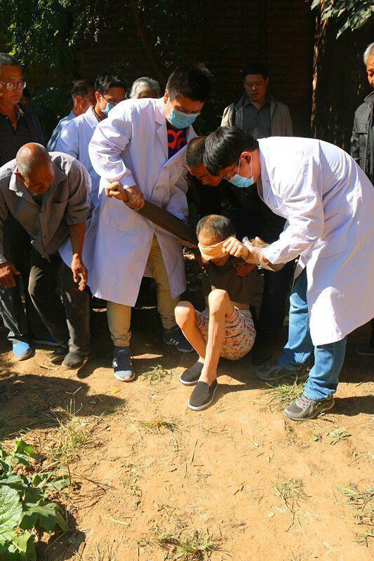 Un malade mental qui avait tué son père est resté enfermé 24 ans dans une cage
