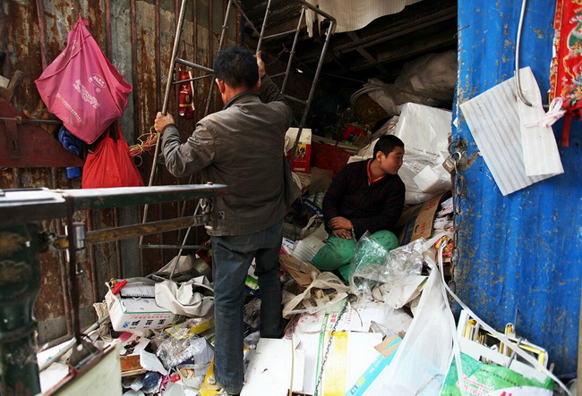 Un malade mental qui avait tué son père est resté enfermé 24 ans dans une cage