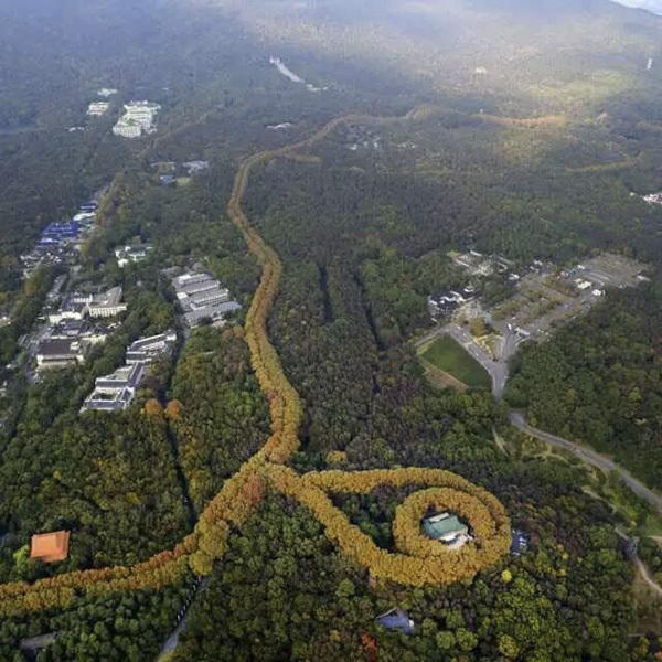 Le Palais Mai-Ling, ? le plus beau collier du monde ?