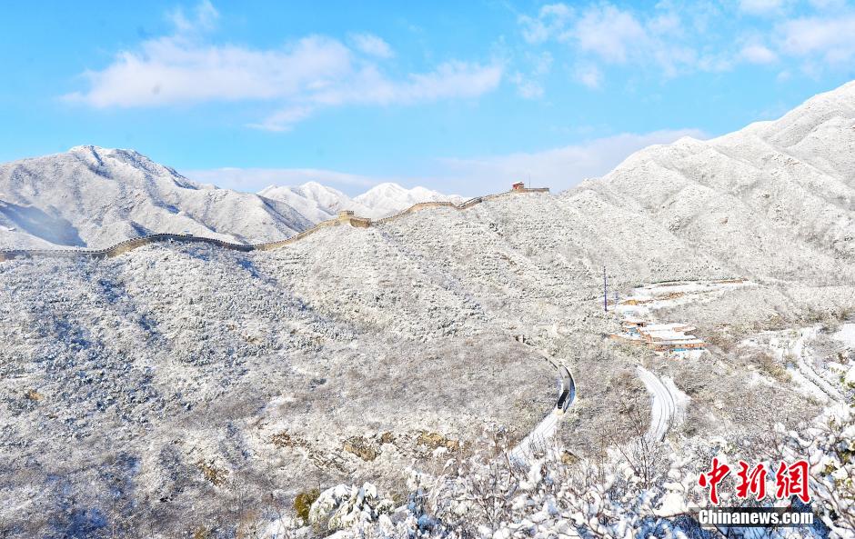 Beijing : la Grande Muraille couverte de neige