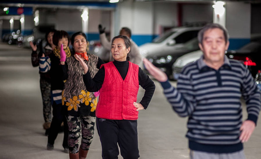 Un garage souterrain comme piste de danse