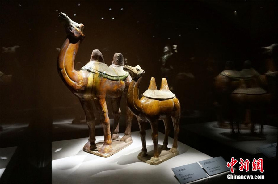 Henan : exposition de céramiques sancai de la dynastie des Tang