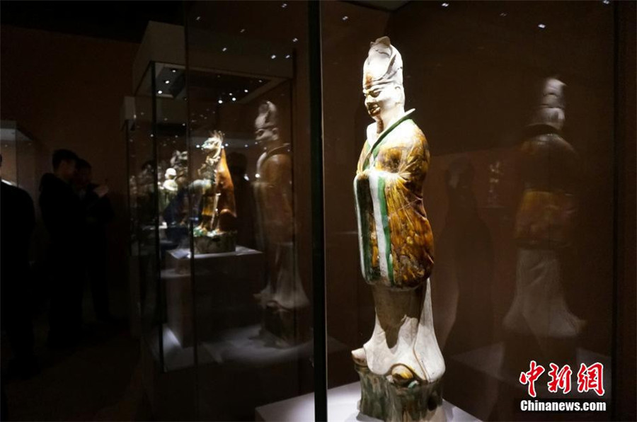 Henan : exposition de céramiques sancai de la dynastie des Tang