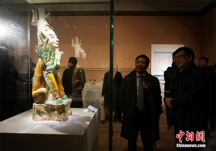 Henan : exposition de céramiques sancai de la dynastie des Tang