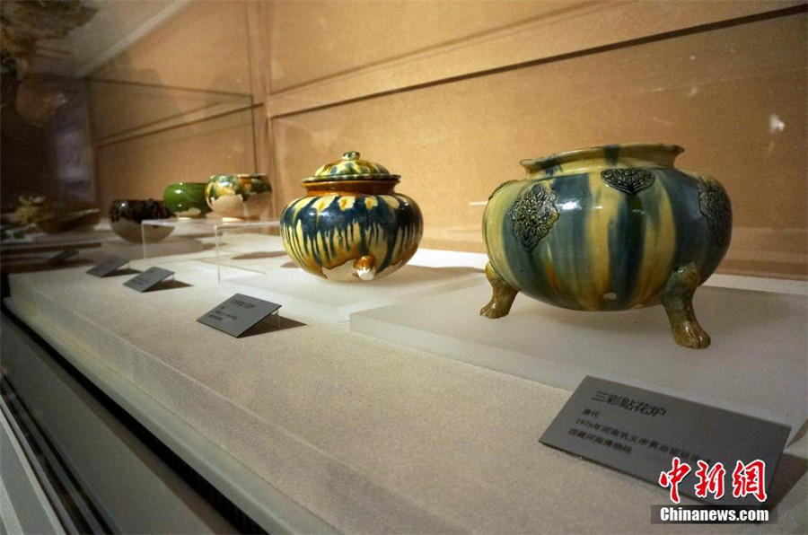 Henan : exposition de céramiques sancai de la dynastie des Tang