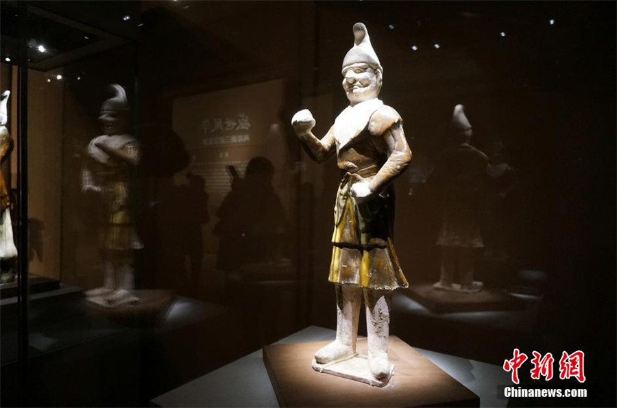 Henan : exposition de céramiques sancai de la dynastie des Tang