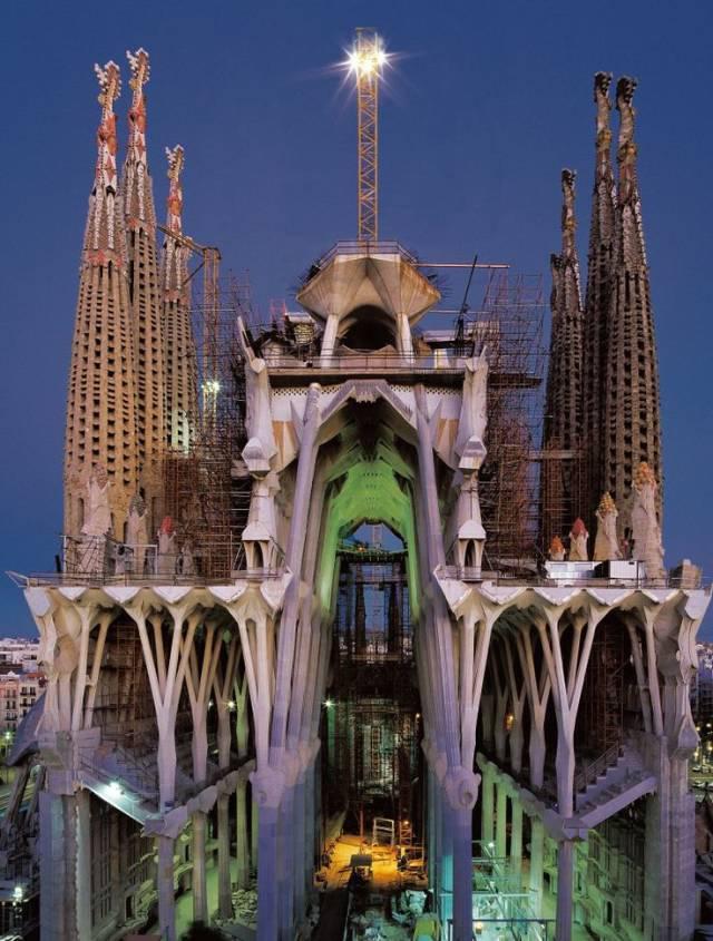 133 ans après, la basilique Sagrada Familía de Barcelone bient?t terminée 