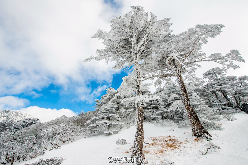 L'enivrant ? monde de cristal ? des Monts Cangshan sous la neige à Dali