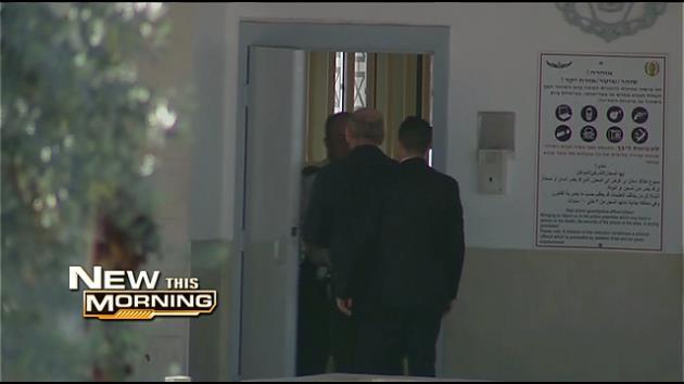 L'ancien Premier ministre israélien Ehud Olmert est entré en prison