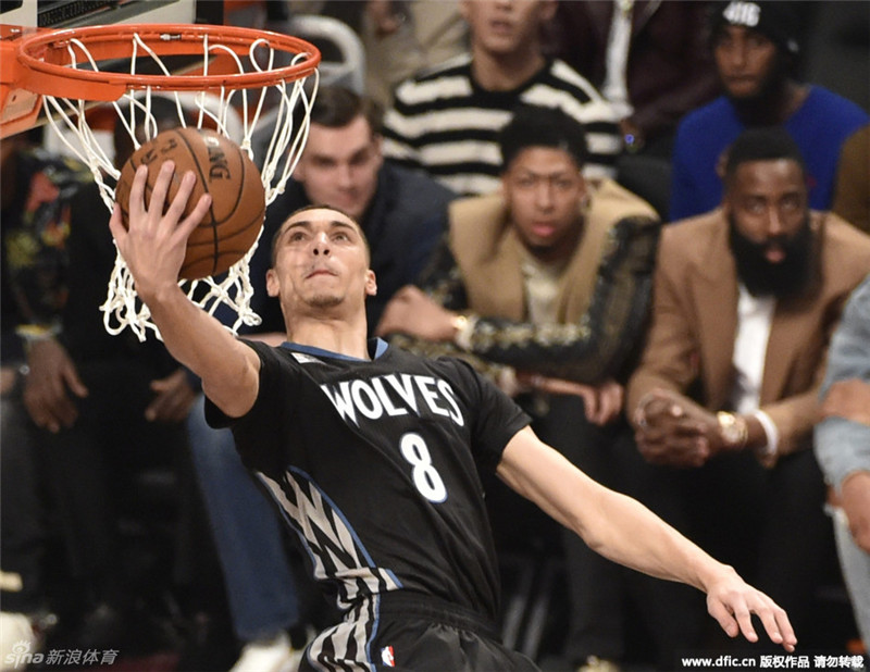 Zach LaVine remporte le NBA Slam Dunk Contest 2016 