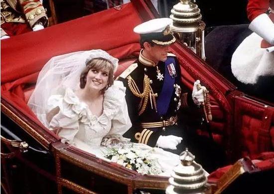 Exposition : la garde-robe de la princesse Diana