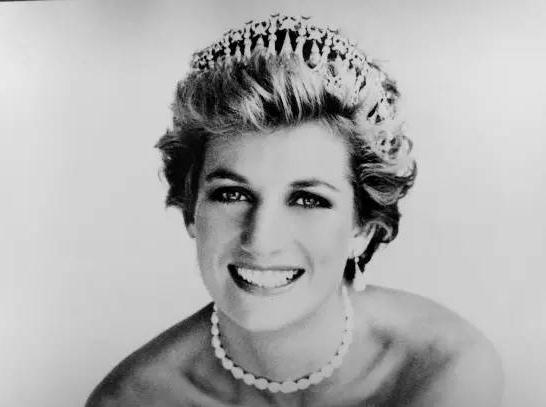 Exposition : la garde-robe de la princesse Diana