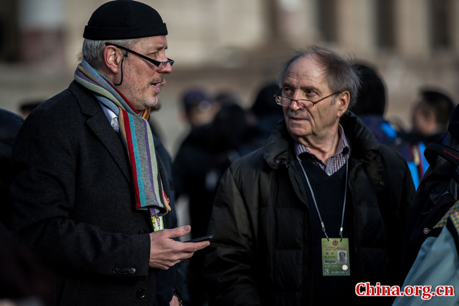 Des journalistes étrangers aux Deux Sessions