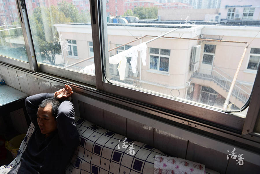 Succès de l'opération des frères siamois : bonheur et amertume pour la famille