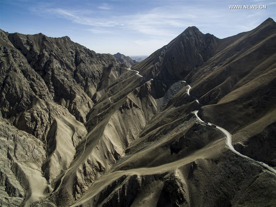 Xinjiang-Tibet : l’autoroute des sommets