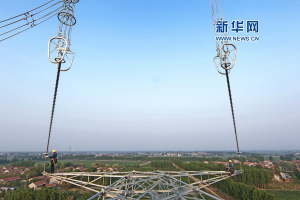 Les plus beaux travailleurs sous l'objectif du drone de Xinhuanet : Danseurs du ciel