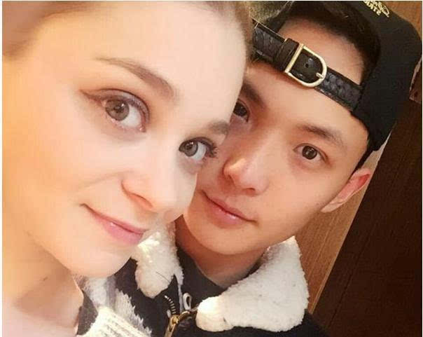 Le mariage d'une Fran?aise et d'un Chinois émeut la Toile en Chine