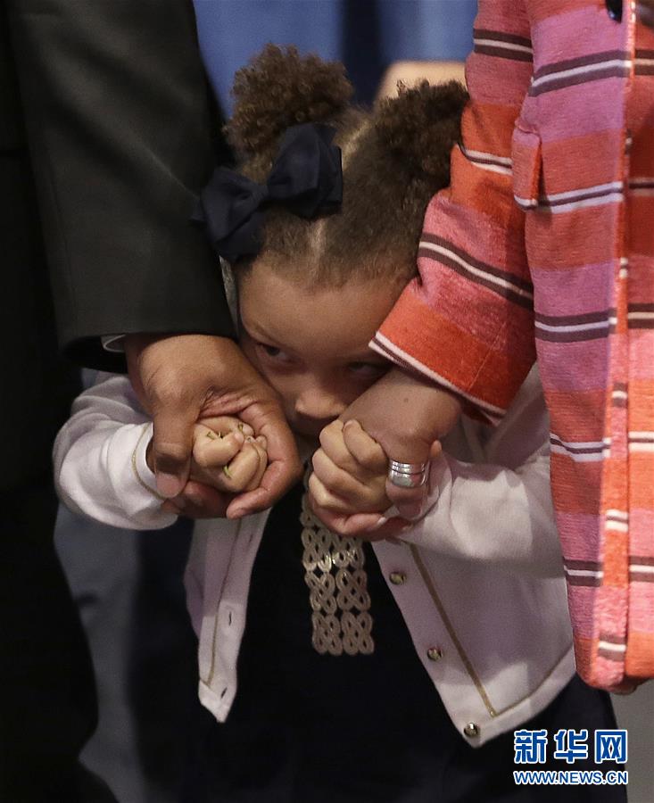 NBA : Stephen Curry élu MVP à l'unanimité, une première dans l'histoire