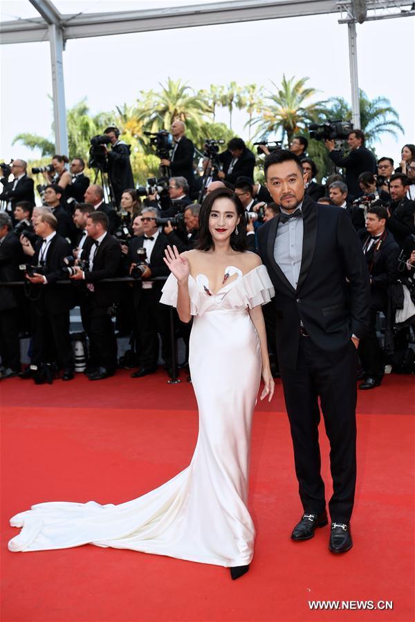 Des célébrités chinoises sur le tapis rouge pour l'ouverture du 69e Festival de Cannes