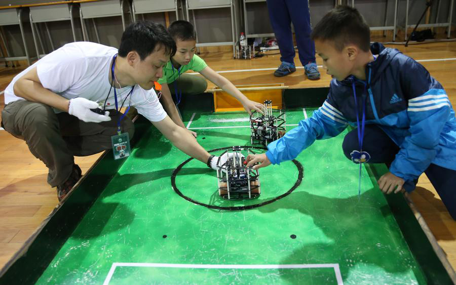 Un challenge robotique pour 400 jeunes Chinois