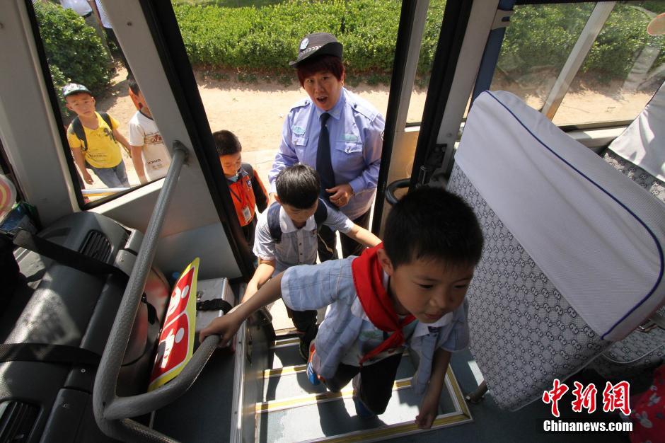 Des bus scolaires high-tech à Tianjin