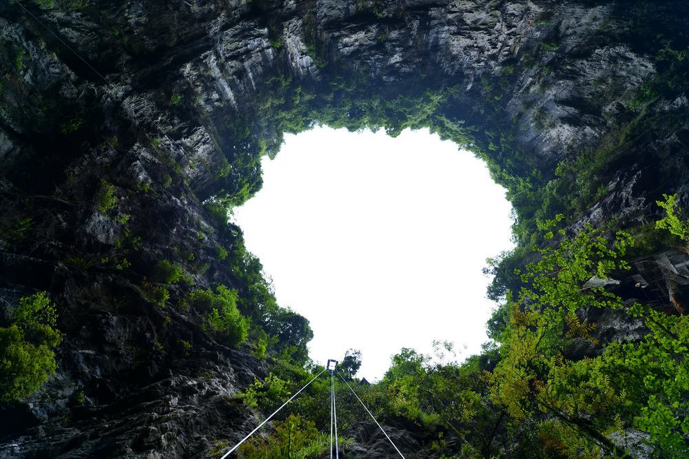 Une gigantesque grotte karstique en plein c?ur de la Chine