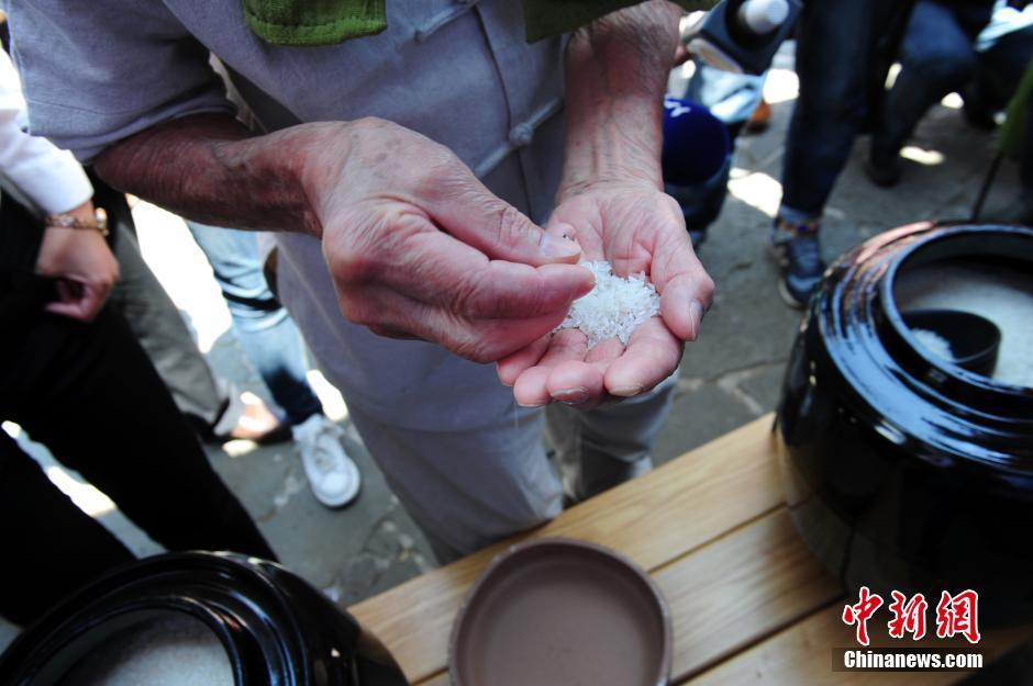 Cuisson du riz : Un ma?tre japonais séduit les Chinois