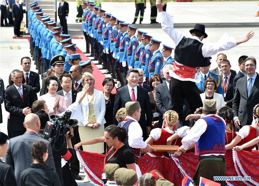 Le président chinois Xi Jinping entame une visite d'Etat en Serbie