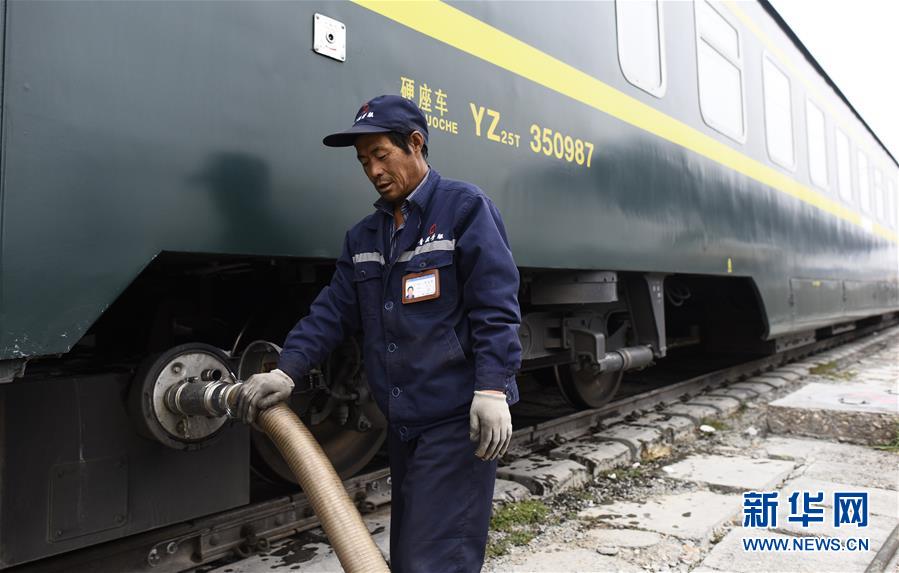 Qinghai-Tibet : une voie ferrée verte pour une zone de terre pure 