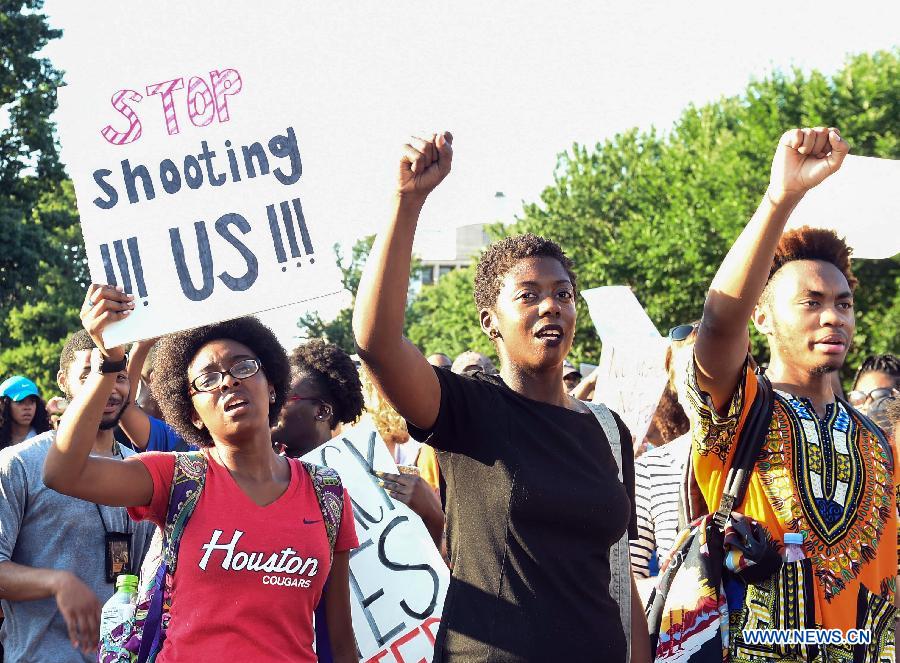 Davantage d'Américains estiment que le système judiciaire est biaisé envers les Noirs