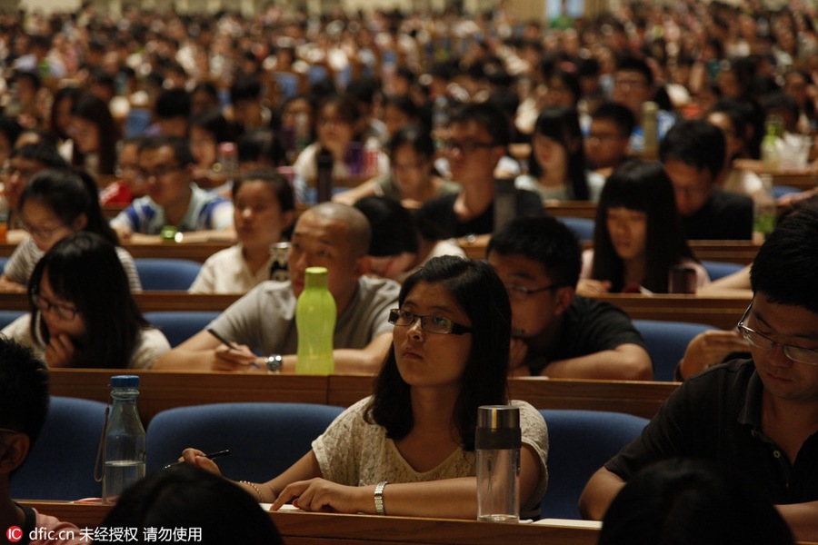 Jinan : des milliers d’étudiants pour le concours national de Master