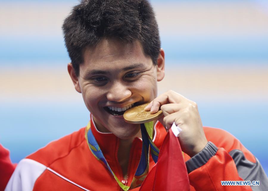 JO 2016 : Schooling surprend Phelps sur 100m papillon