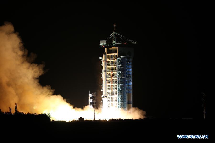 La Chine lance le premier satellite de communication quantique du monde