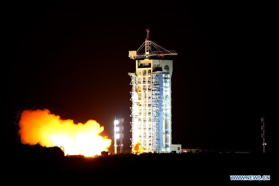 La Chine lance le premier satellite de communication quantique du monde