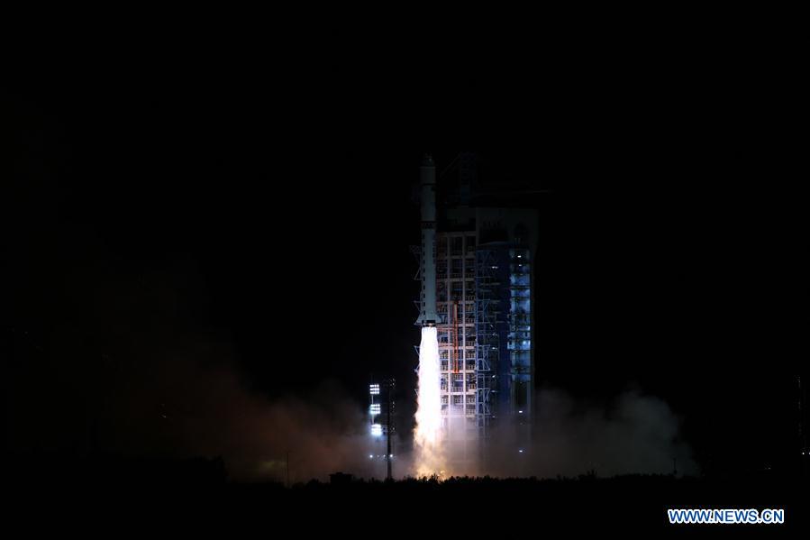 La Chine lance le premier satellite de communication quantique du monde