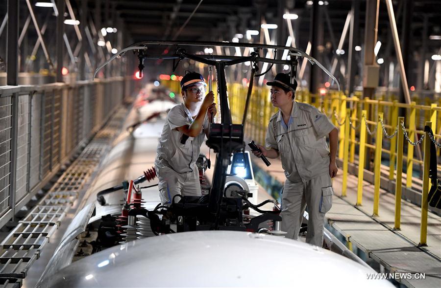 Centre de maintenance de trains à grande vitesse CRH à Zhengzhou