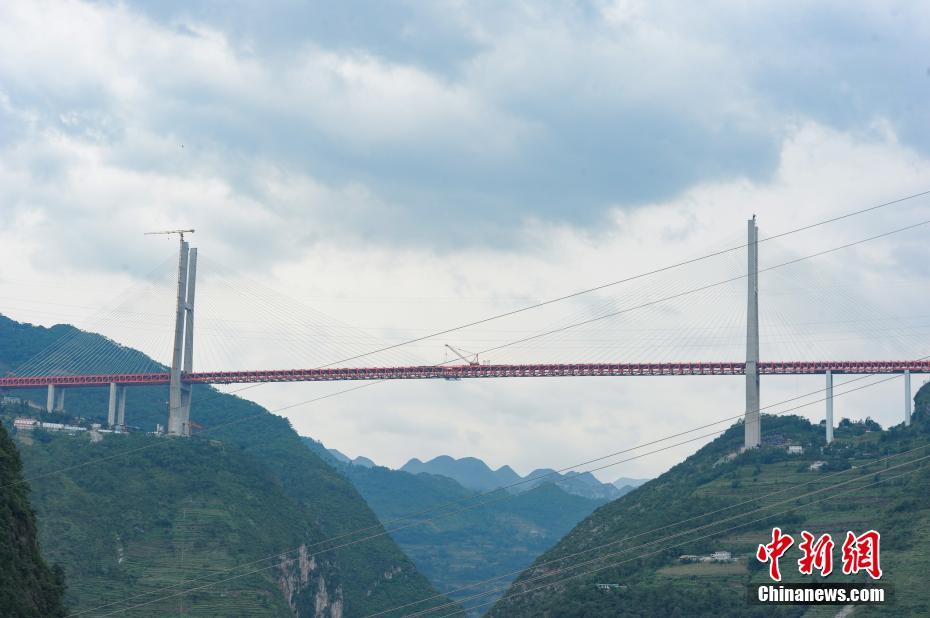 Jonction du pont le plus haut au monde