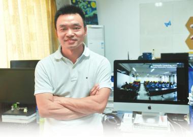 Nouvelle technologie d'un professeur chinois pour surveiller les étudiants distraits