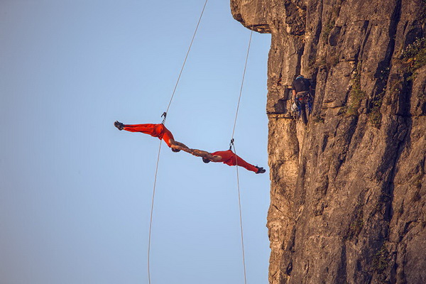 La danse sur des falaises