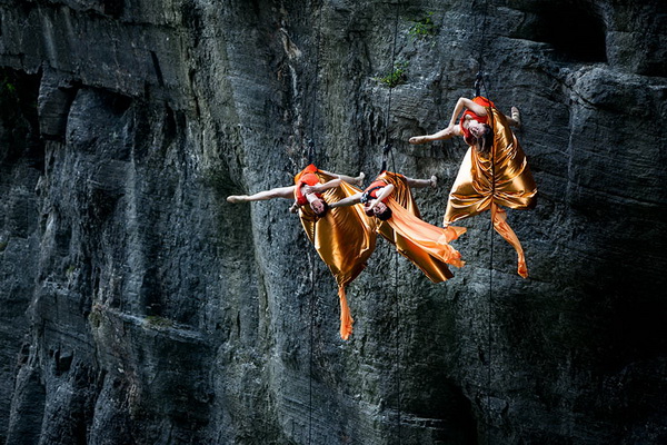 La danse sur des falaises