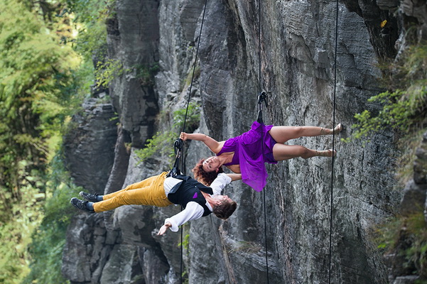 La danse sur des falaises
