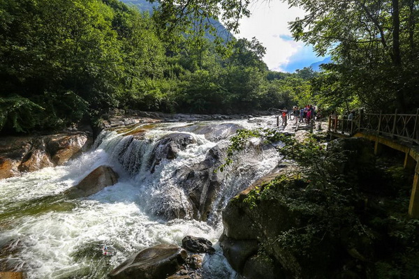 Le site naturel de Huangboyuan à Taibai : la beauté des paysages jusqu'à l'extrême