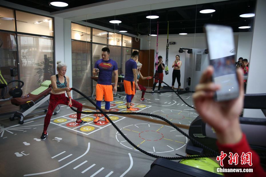 71 printemps et toujours passionnée de yoga